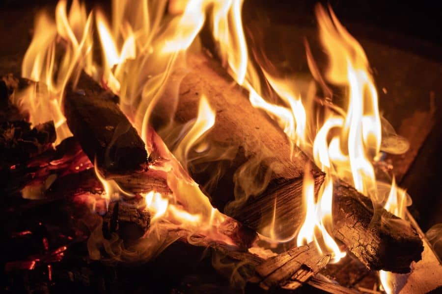 Dry firewood burns well and provides long-lasting fire 