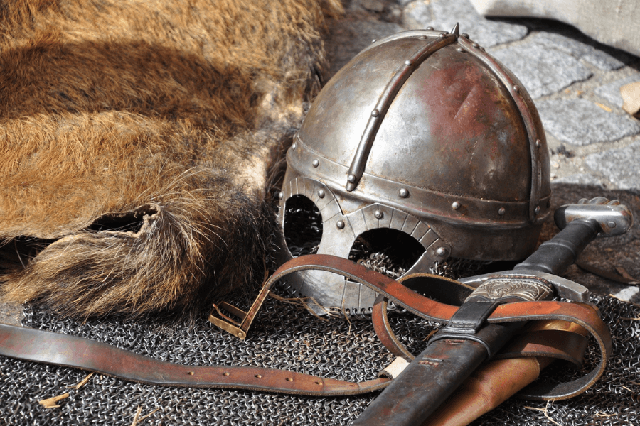 medieval, armour, tactical belt. Source: pexels